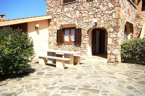 Patio, Facade/entrance, Garden