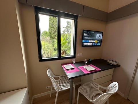 L'Esquisse Taupe - Parking Clim Netflix Canal Apartment in Nimes