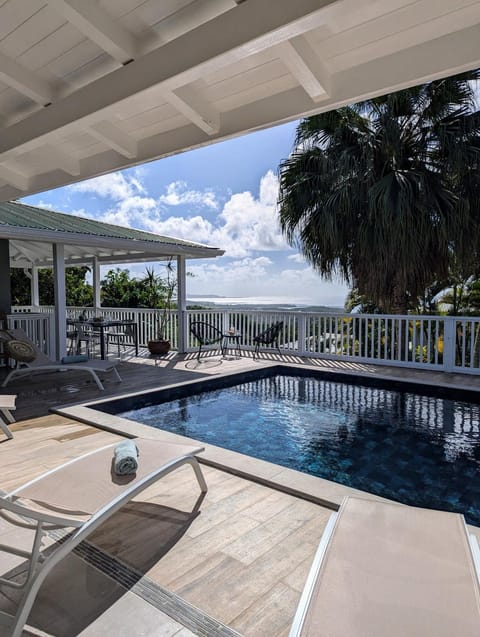 Property building, Swimming pool, Breakfast