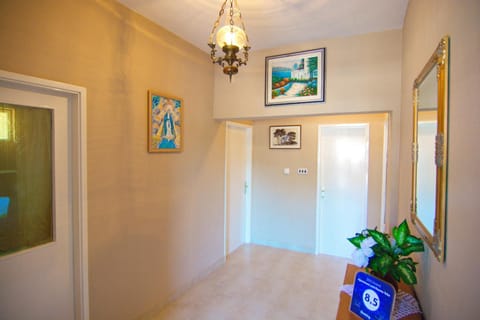 Lobby or reception, Area and facilities