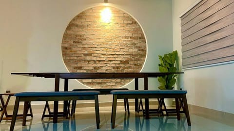 Seating area, Dining area
