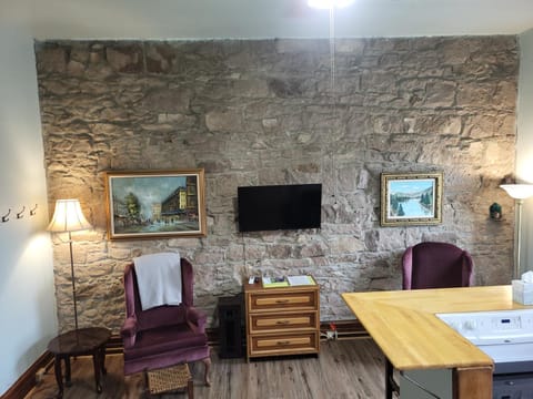 Del Norte Colorado Stone Quarry Studio Apt Apartment in Del Norte