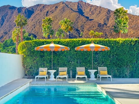 Patio, Day, Natural landscape, Mountain view, Pool view, Swimming pool, Swimming pool, sunbed