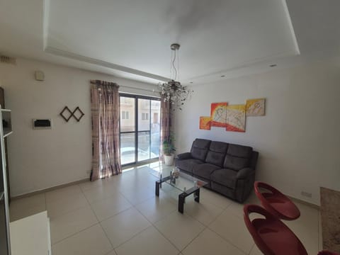 LA court in Marsascala Apartment in Marsaskala