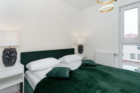 Bed, Photo of the whole room, Bedroom, internet