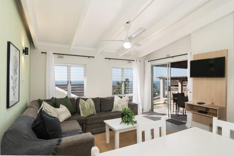 TV and multimedia, Living room, Seating area, Dining area, Evening entertainment