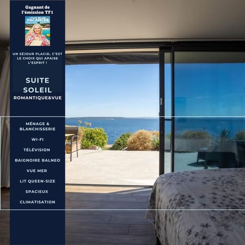 Bed, Natural landscape, View (from property/room), Balcony/Terrace, Bedroom, Sea view