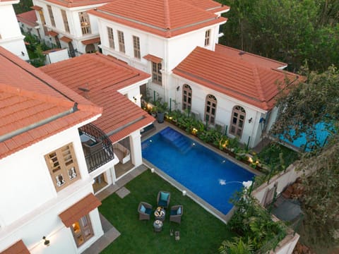 Property building, Pool view, Swimming pool