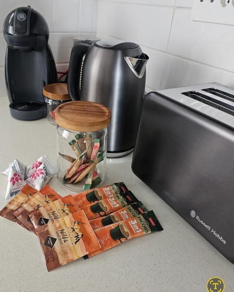 Coffee/tea facilities, Kitchen or kitchenette, toaster