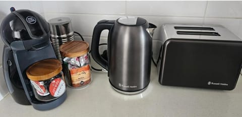 Coffee/tea facilities, Kitchen or kitchenette, toaster