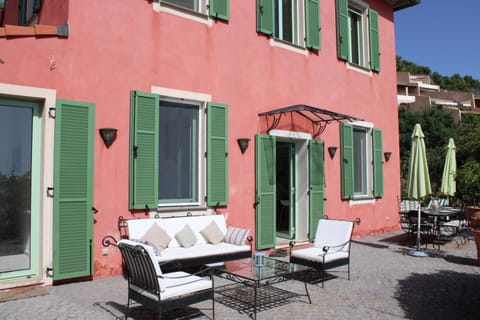 Property building, Balcony/Terrace