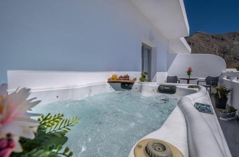 Secret Mirage Apartment in Perissa