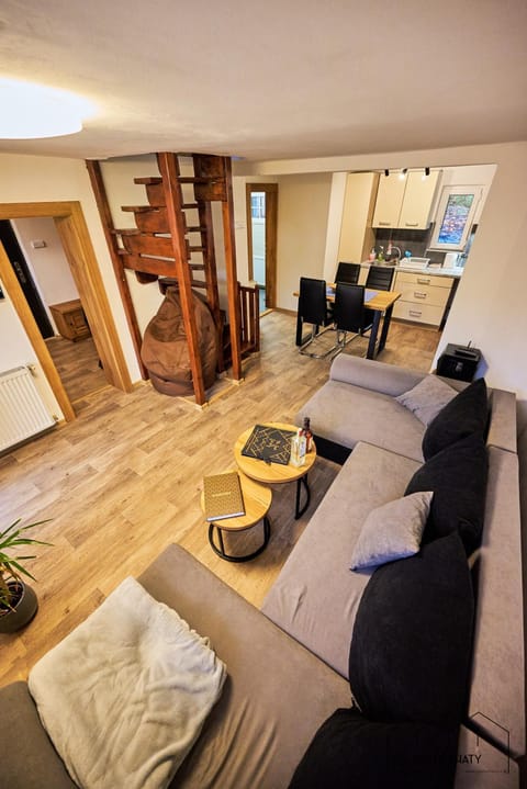 Kitchen or kitchenette, Living room, Seating area, Dining area, Kids's club