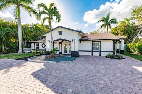 Palmetto Paradise House in East Naples