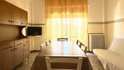 RM01 - Senigallia, trilocale fronte mare con posto auto Apartment in Senigallia