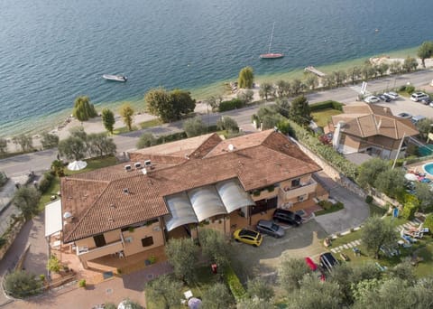 Villa Josefine Lake Front - Adults Only Hotel in Brenzone sul Garda
