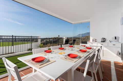 View (from property/room), Balcony/Terrace, Dining area