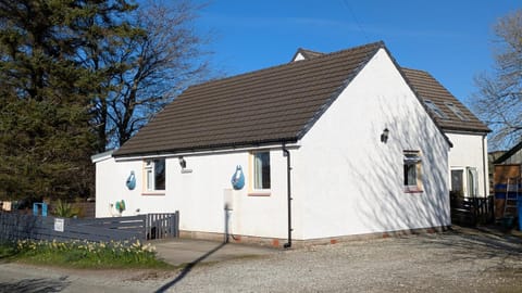 Property building, Day, Street view