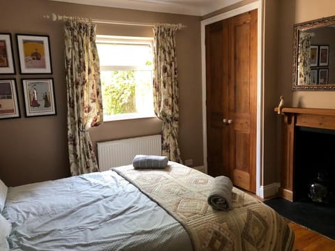 Perfect Central Bath Hideaway with Free Parking Apartment in Bath