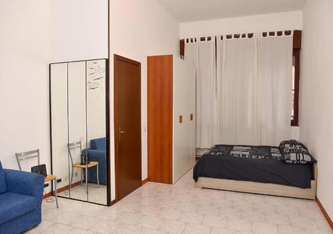 Bed, Photo of the whole room, wardrobe