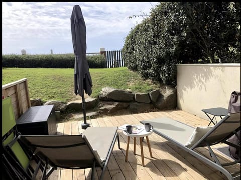 Garden view, sunbed