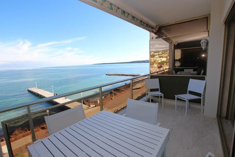 Patio, Natural landscape, View (from property/room), Dining area, Beach, Sea view