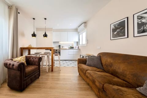 Living room, Seating area, Dining area, kitchen