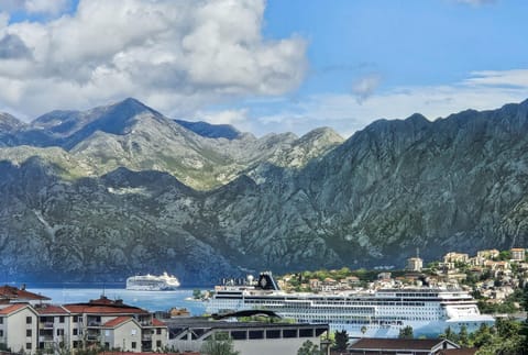 Day, Natural landscape, Balcony/Terrace, City view, Mountain view, Sea view