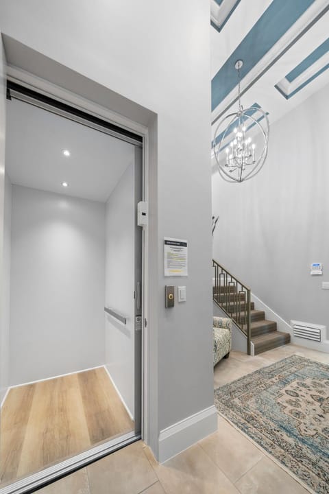 Amazing Views, Heed Pool & Hot Tub - Beach Breeze - Roelens House in Estero Island