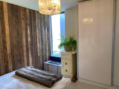 Private 2-Sleeper Getaway U8 ! Apartment in Cape Town