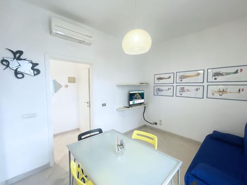 Bed, TV and multimedia, Kitchen or kitchenette, dishwasher, oven, air conditioner