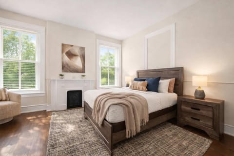 Charming 7BR Home Bourbon Trail & Attractions House in Louisville