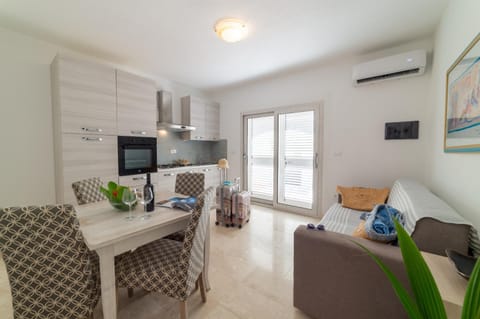 Kitchen or kitchenette, Living room, Dining area