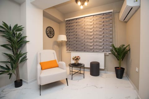 Seating area, air conditioner