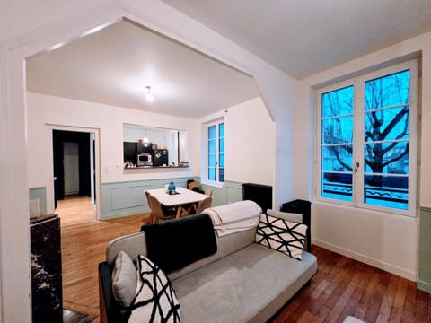 Communal lounge/ TV room, Living room