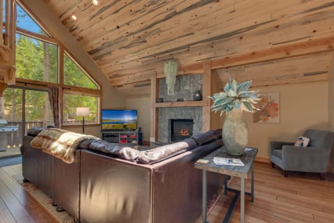 The Westlands Lodge 1135AC House in South Lake Tahoe