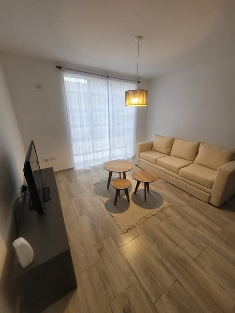 TV and multimedia, Living room, Evening entertainment