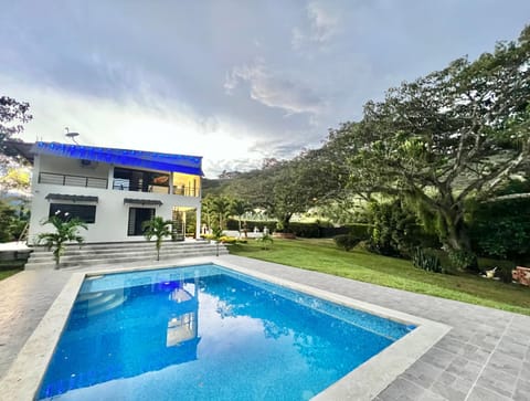 Mountain view, Swimming pool