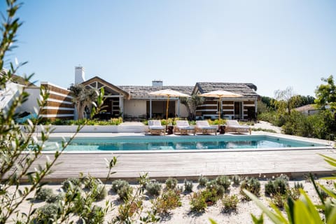 Property building, Garden view, Pool view, Swimming pool, sunbed