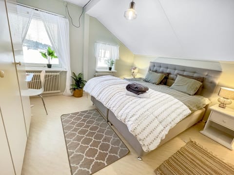 Bed, Bedroom, internet, towels, wardrobe