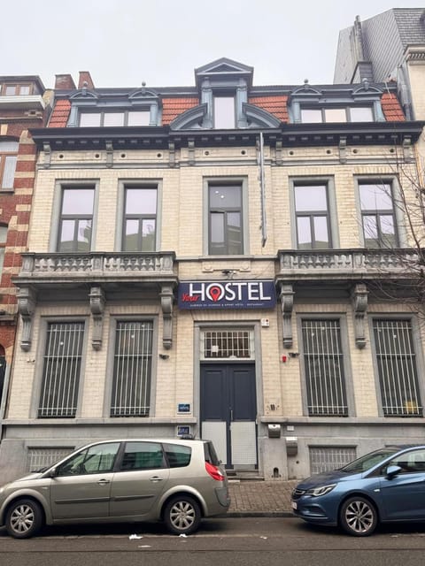 YOUR HOSTEL midi station Hostel in Saint-Gilles