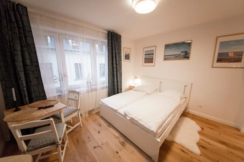 Bed, Living room, Other, Photo of the whole room