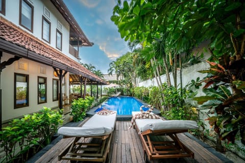 Patio, Day, Garden, Garden view, Pool view, Swimming pool, sunbed