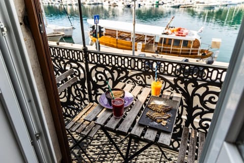 Natural landscape, View (from property/room), Seating area, Dining area, Sea view