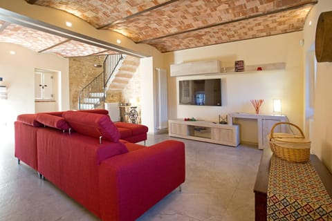 Villa Cima delle Poiane, Stunning View Villa in Lucca