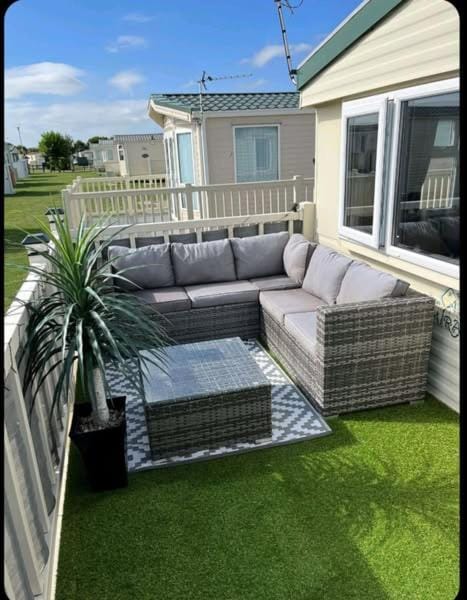 K37 L&g caravan hire 8 berth millfields Lead person must be over 30 MAX 4 ADULTS House in Ingoldmells