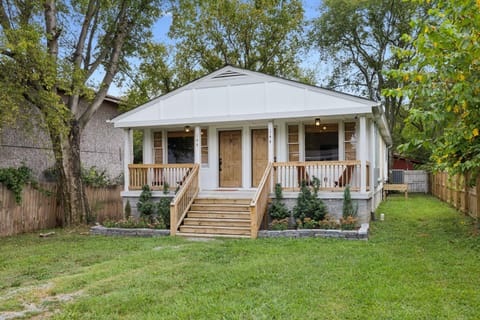 Vibey Unit in Duplex Apartment in Madison