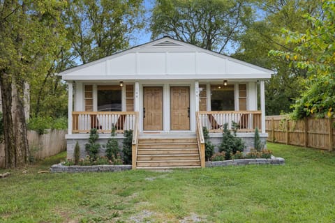 Vibey Unit in Duplex Apartment in Madison