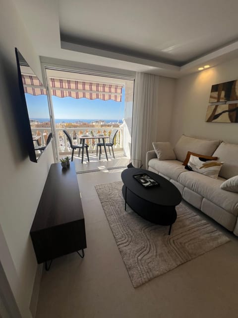 Communal lounge/ TV room, TV and multimedia, Living room, Seating area, Dining area, Sea view