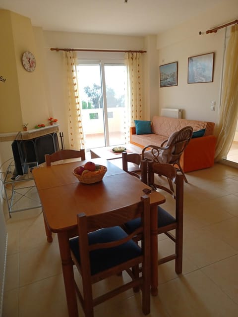 Blue Waters Luxury Kineta Home Apartment in Euboea